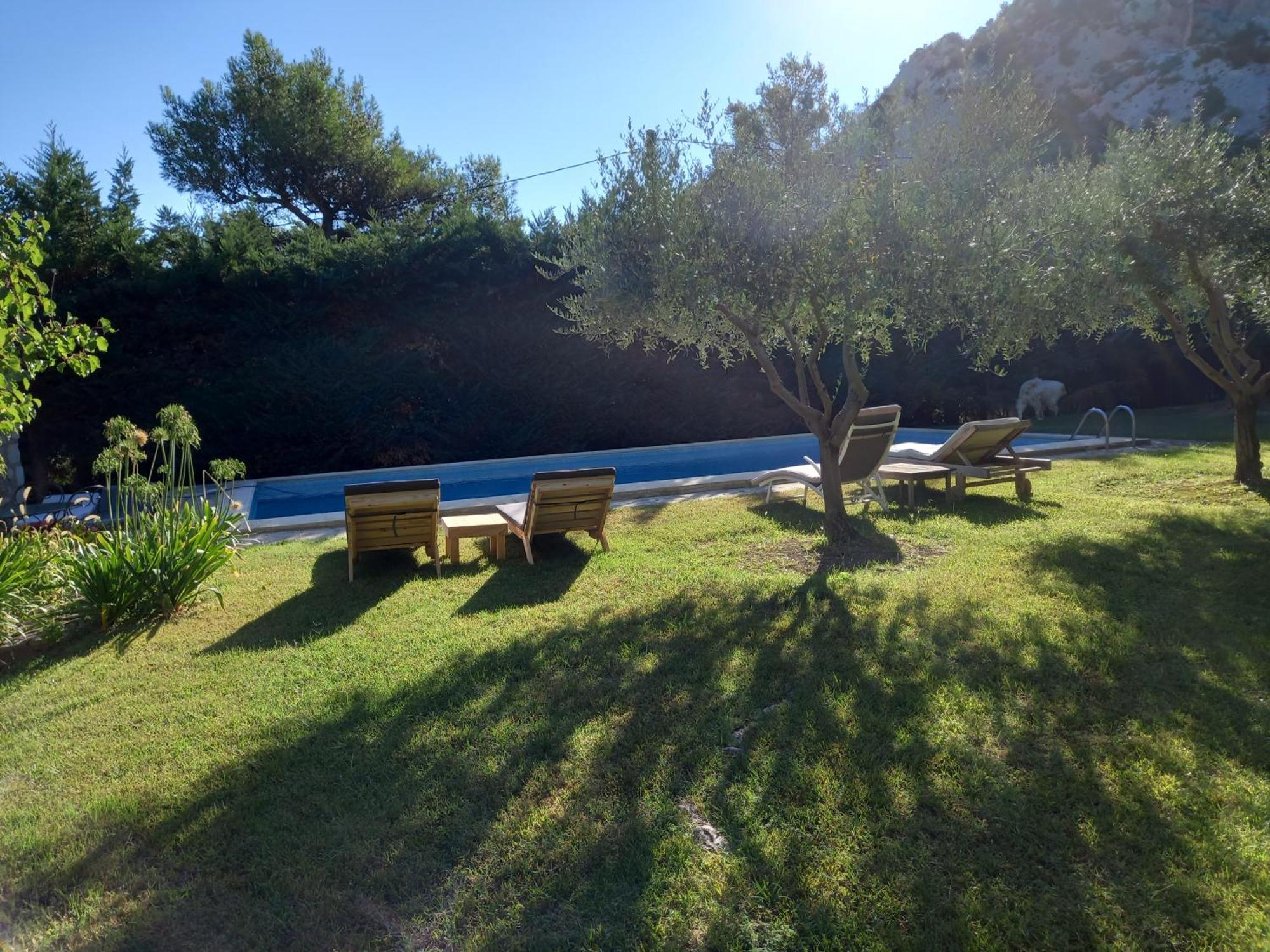 La Roulotte Du Petit Paradis Saint-Remy-de-Provence Exterior photo